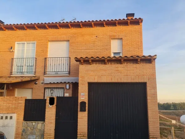 Chalet adosado en Calle Agustín de León, 49 - Foto 1