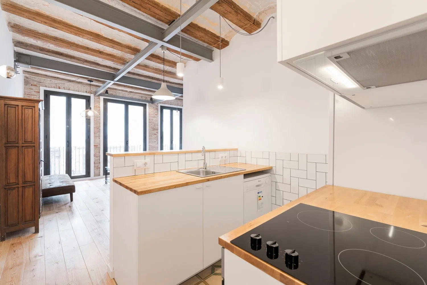 Estudio en calle de la Reina Amàlia, 27 - Foto 1