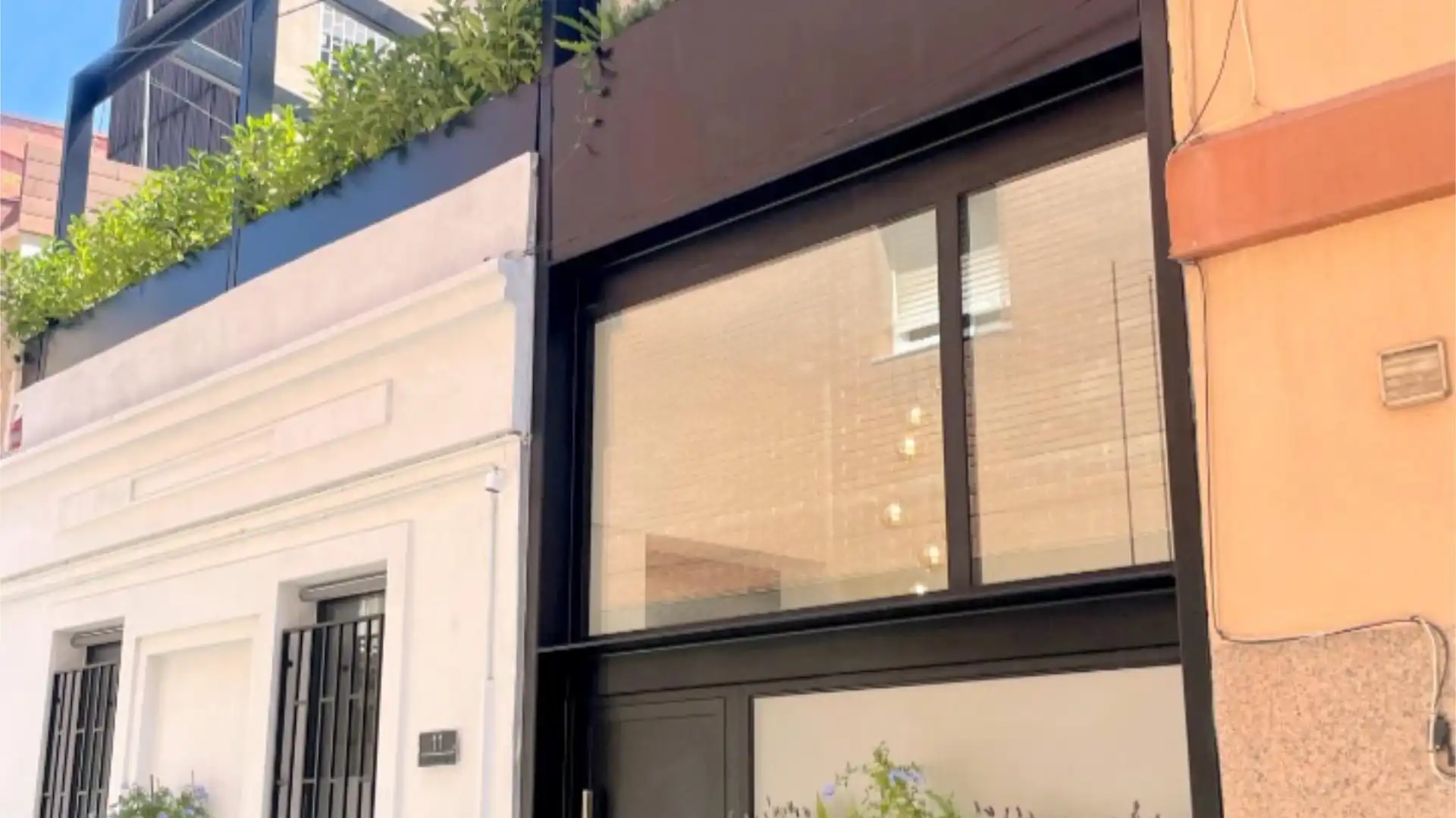 Casa adosada en  Carrer Velázquez 11 - Foto 1