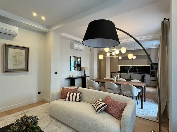 Piso en calle Alcalá, 180