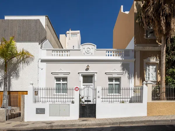 Chalet adosado en calle Veremundo Perera, 1
