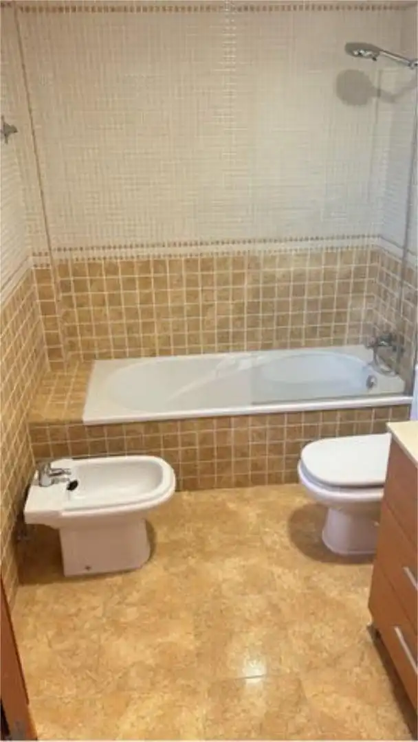 Casa adosada en CASA PAREADA 240 m2 PISCINA - Foto 7