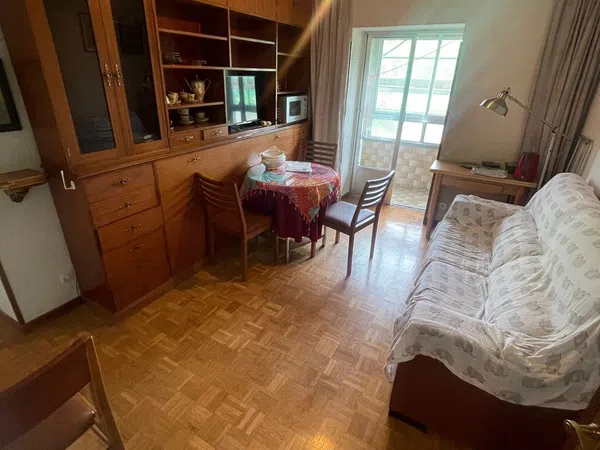 Piso en calle de Valldemosa, 28