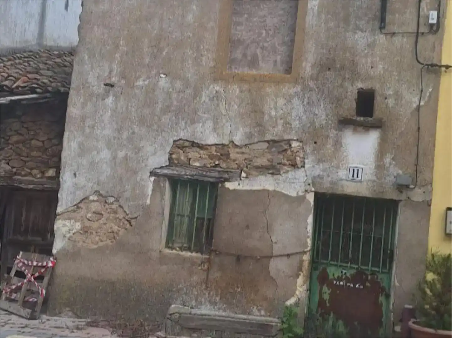Casa adosada en  Calle Castillejos 11 - Foto 3