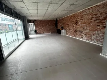 Local comercial en Cornellà de Llobregat - Foto 5