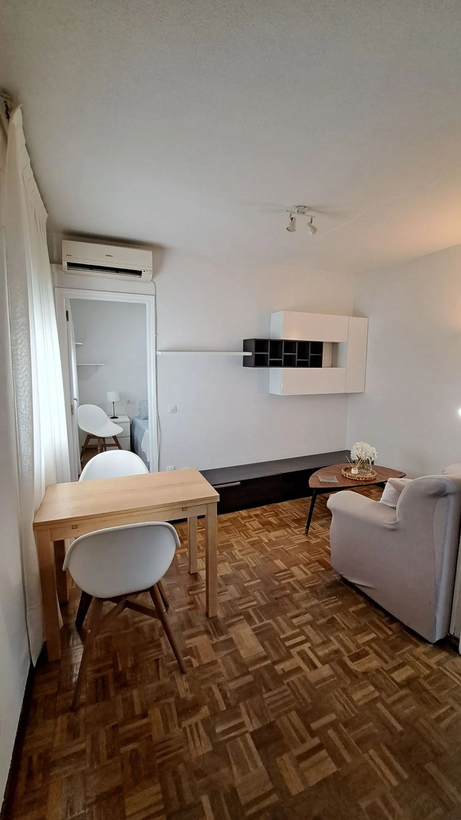 Piso en calle Antonio Gómez Galiana, 3