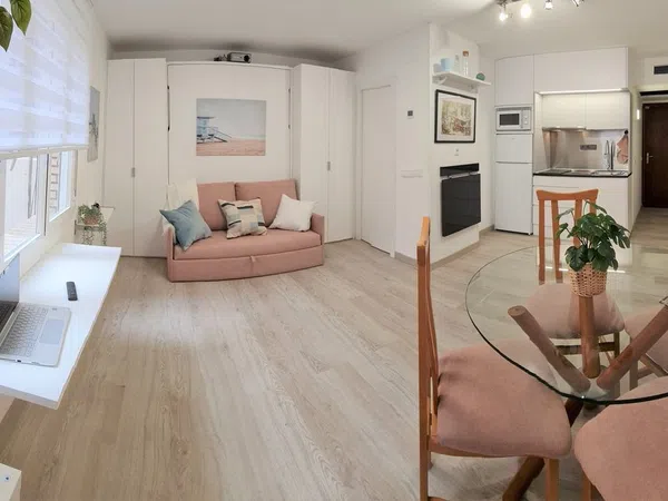 Estudio en plaza de los Mostenses, 11