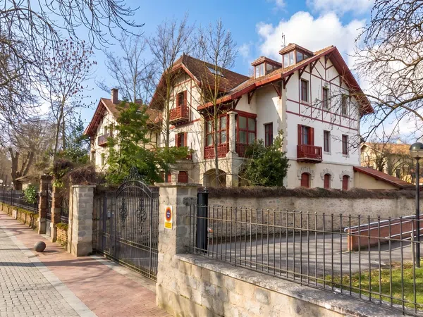 Casa o chalet independiente en Fray Francisco de Vitoria Ibilbidea, 22, Armentia - Ciudad Jardín, Armentia - Ciudad Jardín - Foto 1