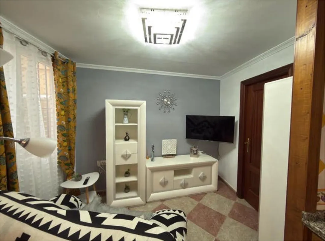 Apartamento en Se Alquila en Carmona/Zona del Real - Foto 1