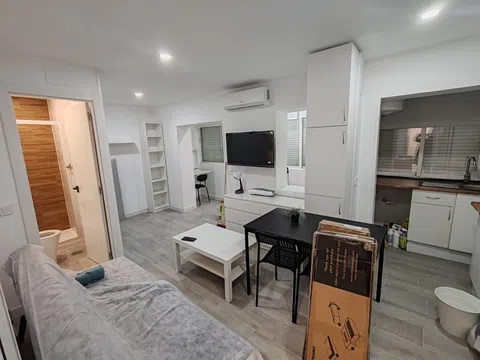Piso en calle de Rocafort, 76