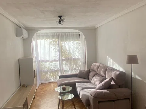 Piso en calle Rutilo, 5