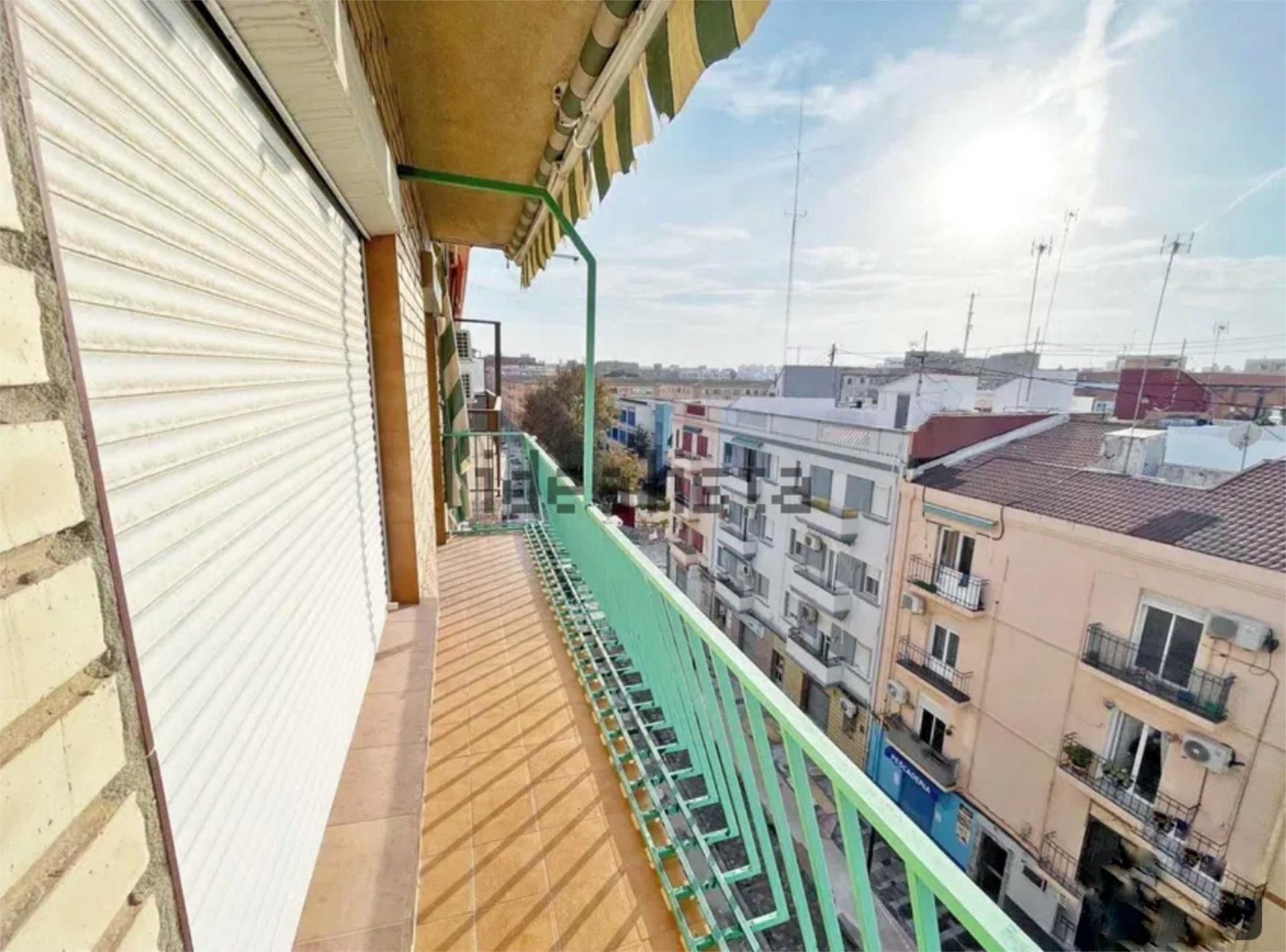 Piso en  Avinguda de la Malva-Rosa 66 - Foto 1