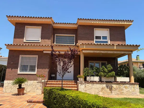 Casa o chalet independiente en Gran Vía de Tàrrega Monteblanco, 144, Zona Ensanche-Río Jucar - Foto 1