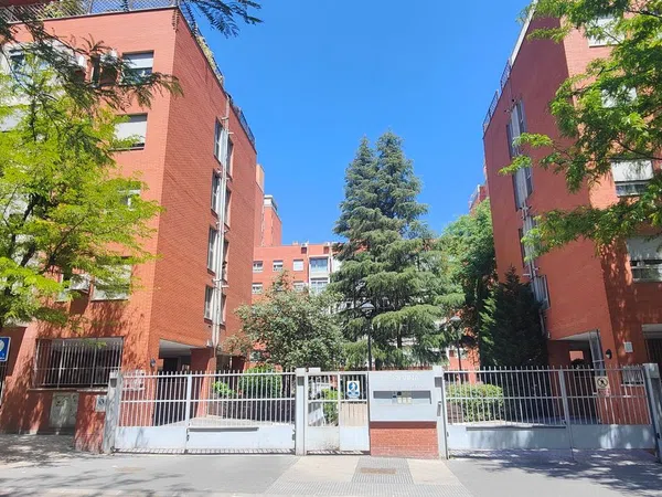 Piso en Calle de La Silvina, 21, San Fermín - Foto 1