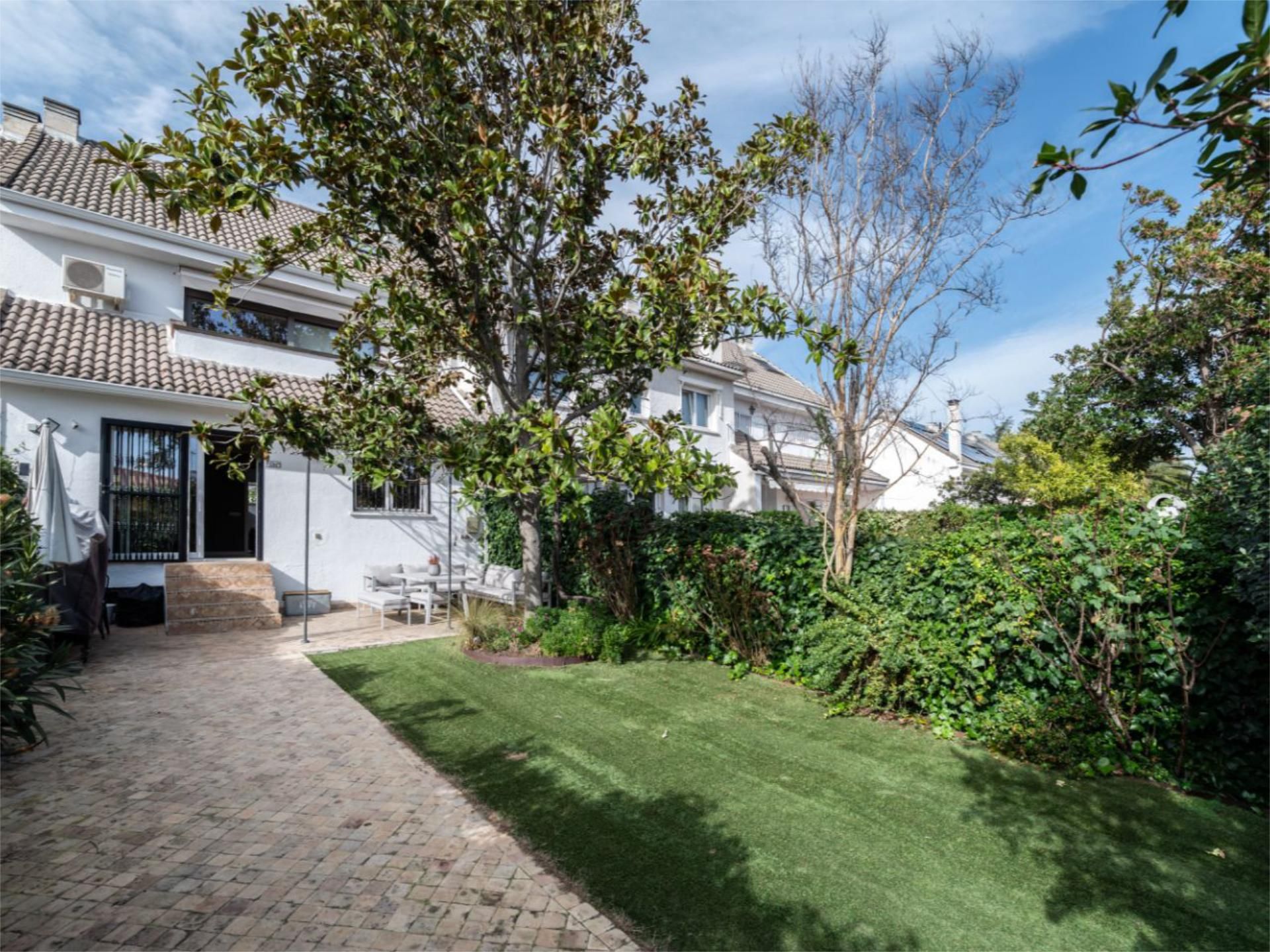 Casa adosada en  Calle Eugenia del Pozo 1 - Foto 5