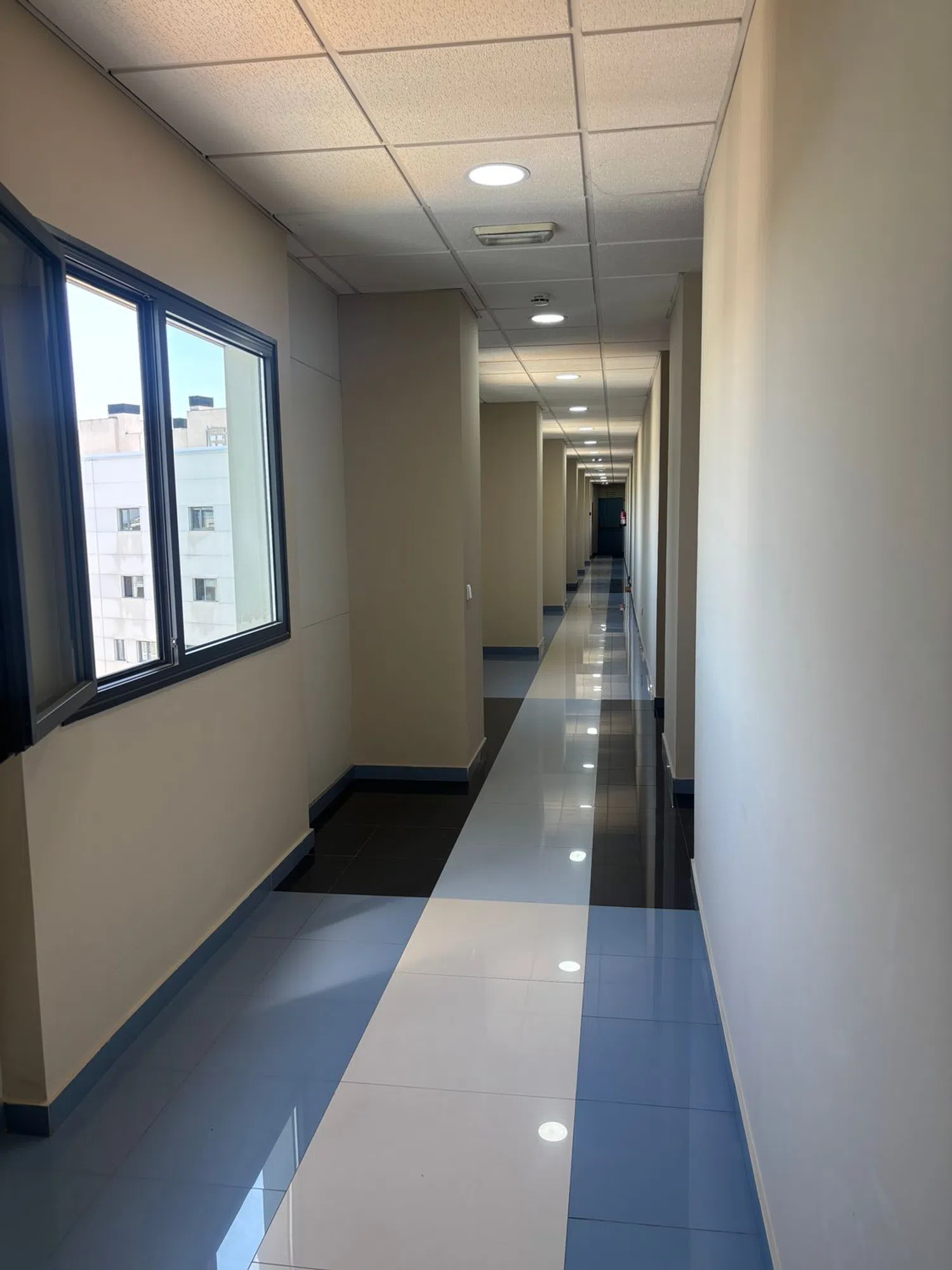 Estudio en avenida del Juncal, 11 - Foto 2