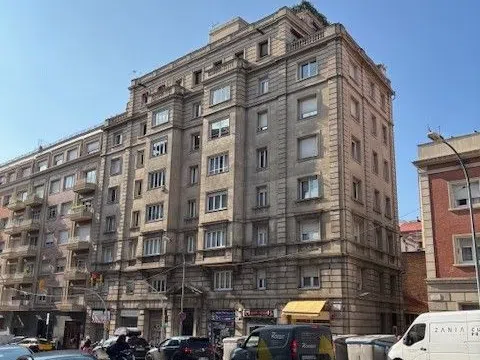 Piso en calle de Balmes, 383 -385 - Foto 1