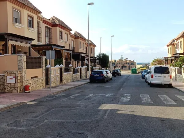 Chalet adosado en Calle Sierra de Alcudia, 8 - Foto 6