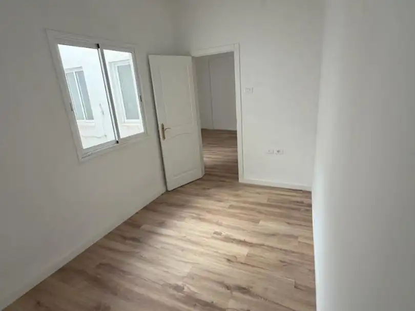 Piso en  Calle de la Rosa 21 - Foto 3