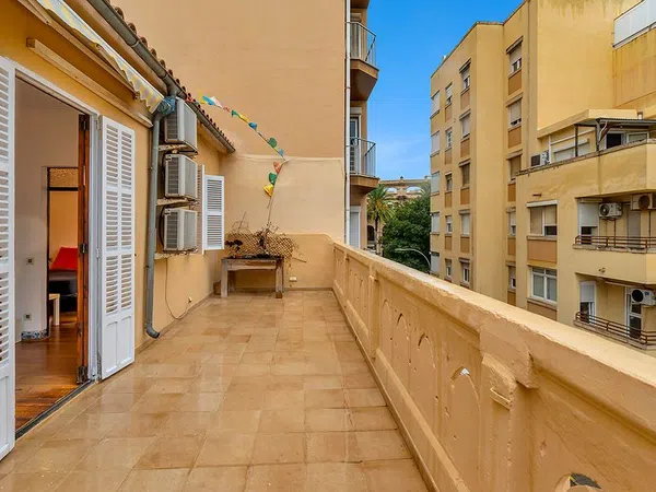 Ático en calle de la Reina Maria Cristina, 85