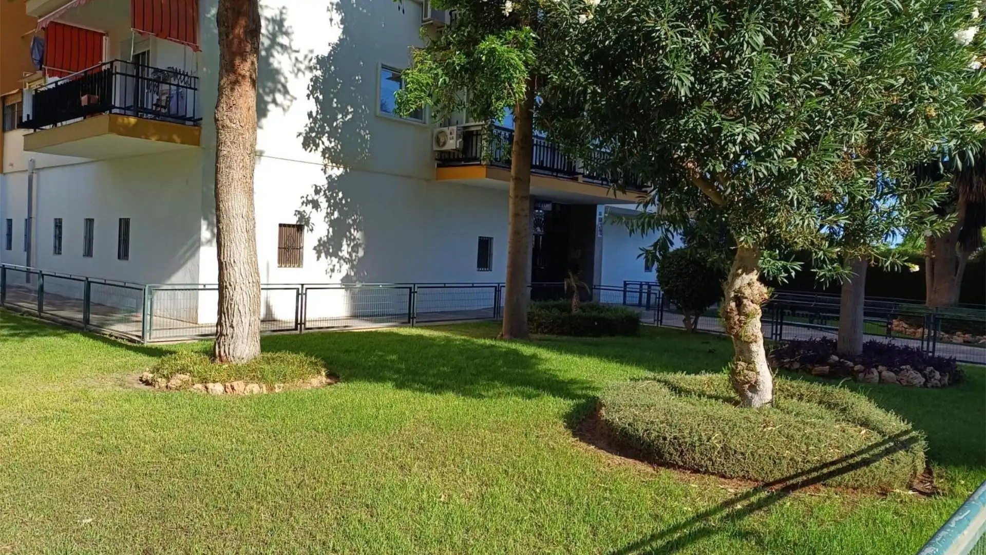 Piso en  Avenida de los Lirios Local - Foto 21