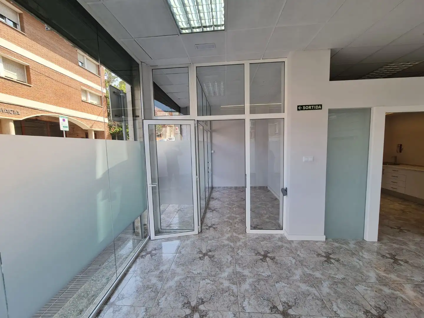 Local comercial en  Carrer Jacint Verdaguer 32 - Foto 7