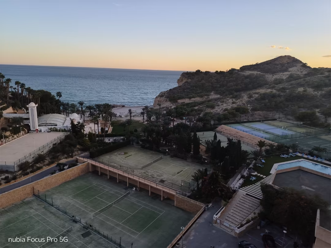 Apartamento en calle Carrer Noruega 12 - Foto 3