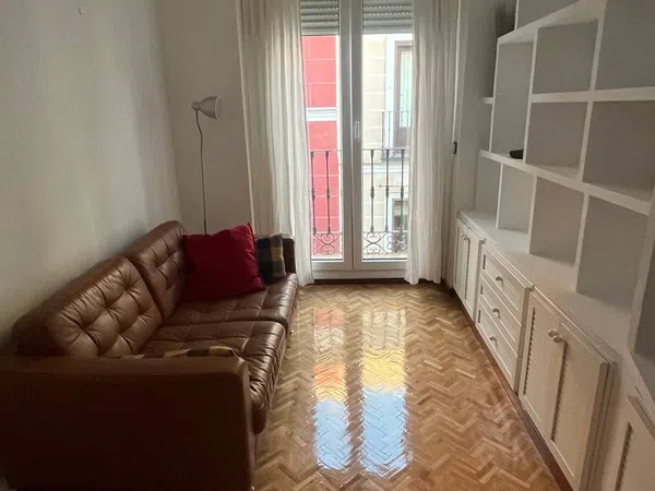 Piso en calle de la Primavera, 10