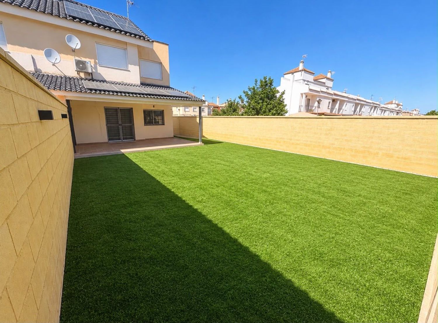 Chalet adosado en Calle Rosalia de Castro, 62 - Foto 3