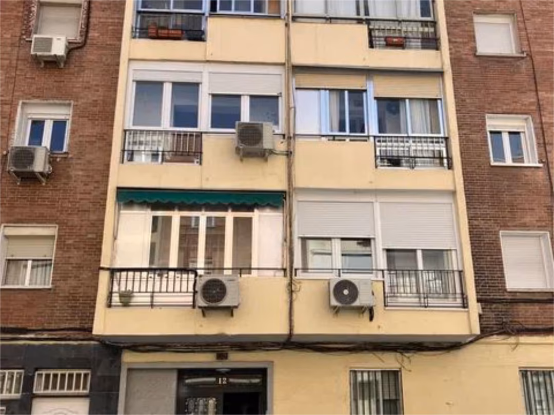 Piso en  Calle de Puentedeume 12