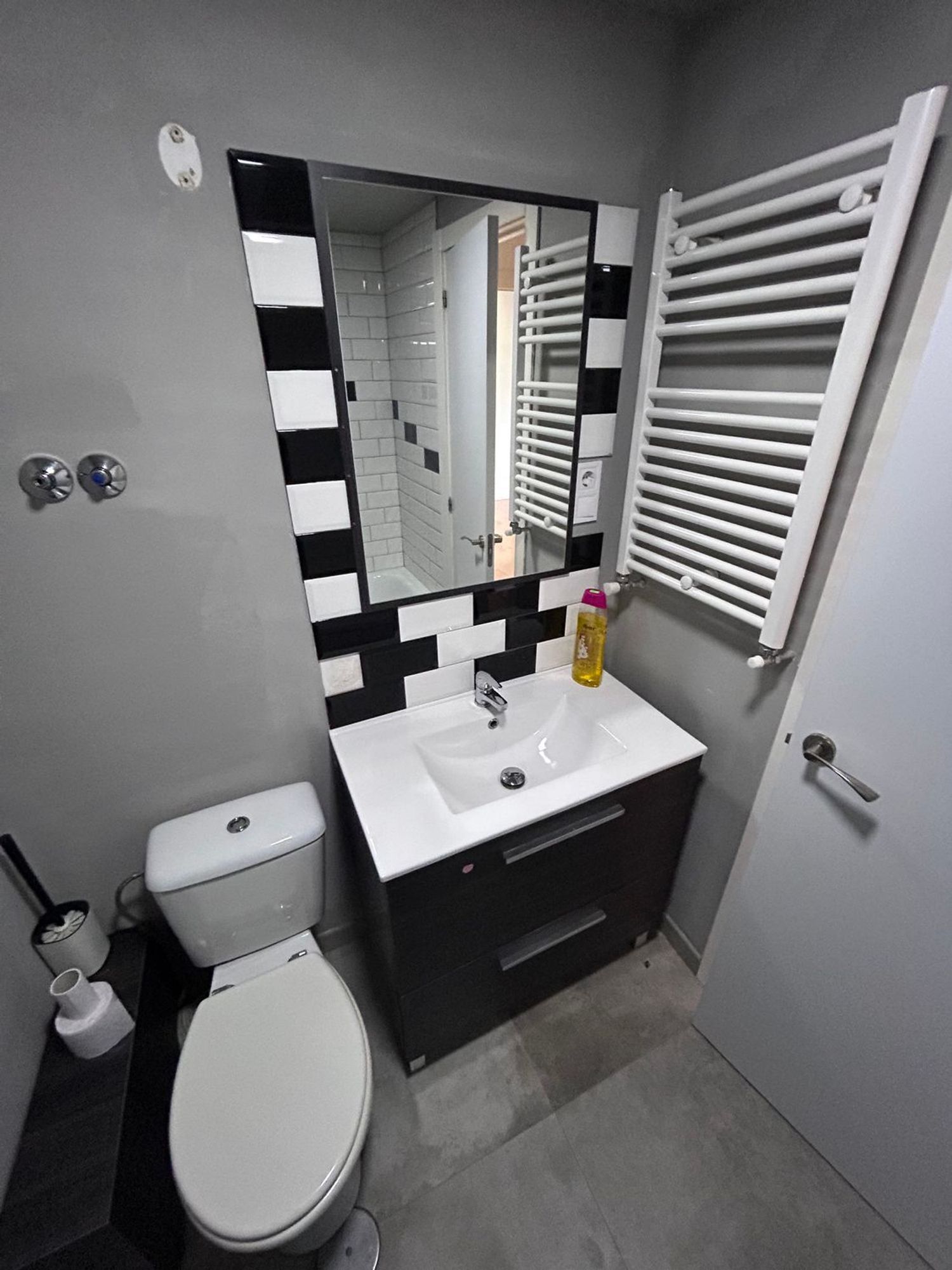 Piso en calle de Barcelona, 64 - Foto 2