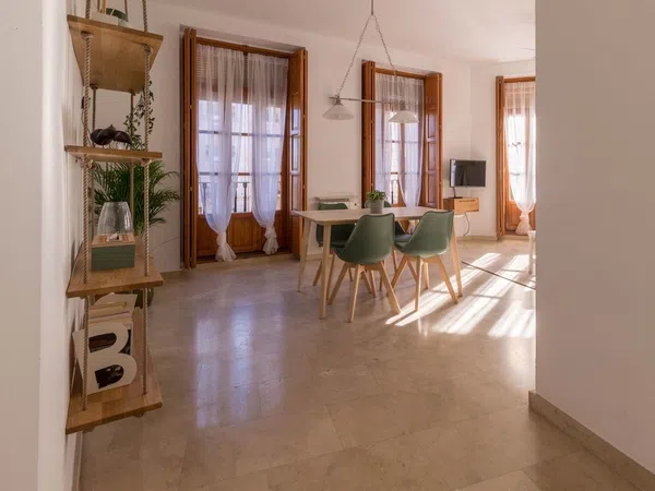 Piso en plaza dels Furs, 1