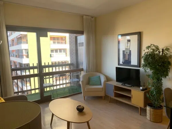 Piso en calle de la Infanta Mercedes, 92