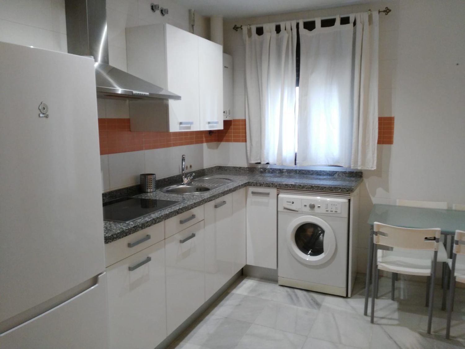 Piso en Barrio Cruz Roja - Capuchinos - Foto 3