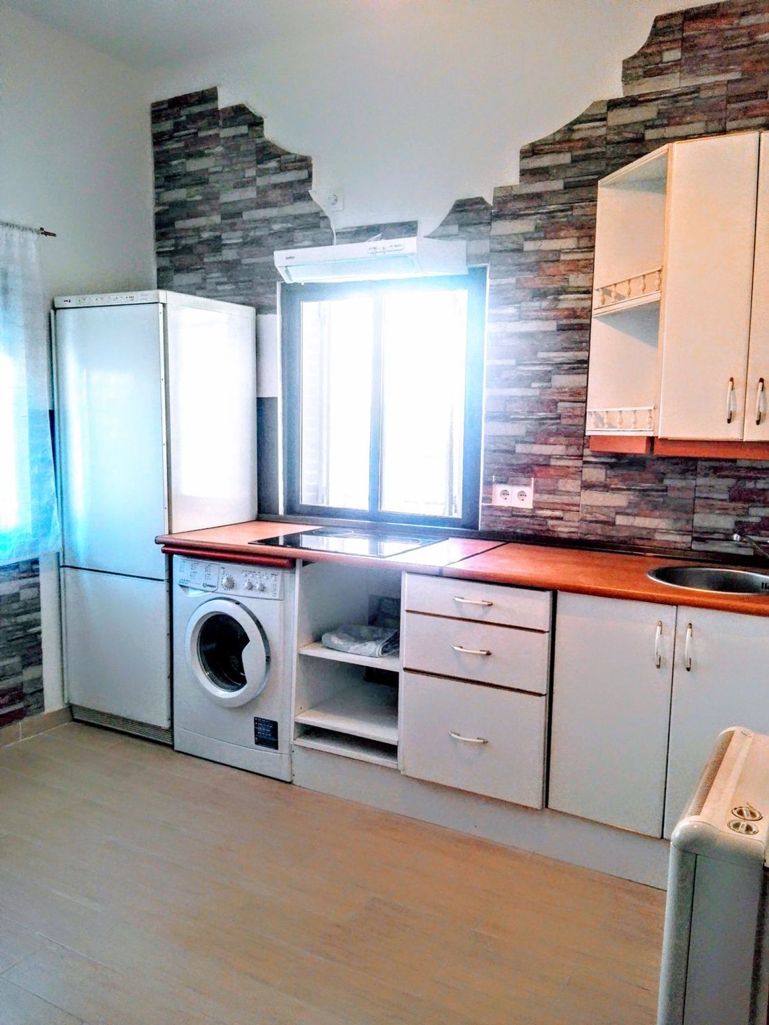 Piso en calle de los Voluntarios Catalanes, 13 - Foto 1