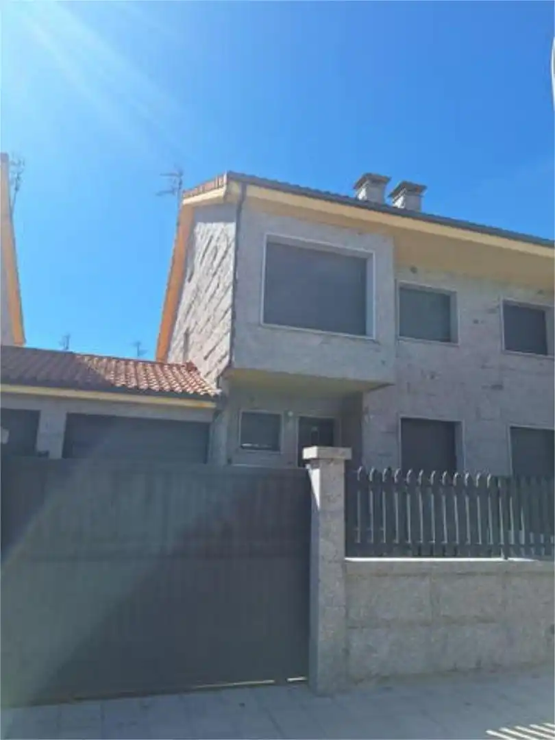 Casa adosada en Urbanizacion A Devesa - Foto 9