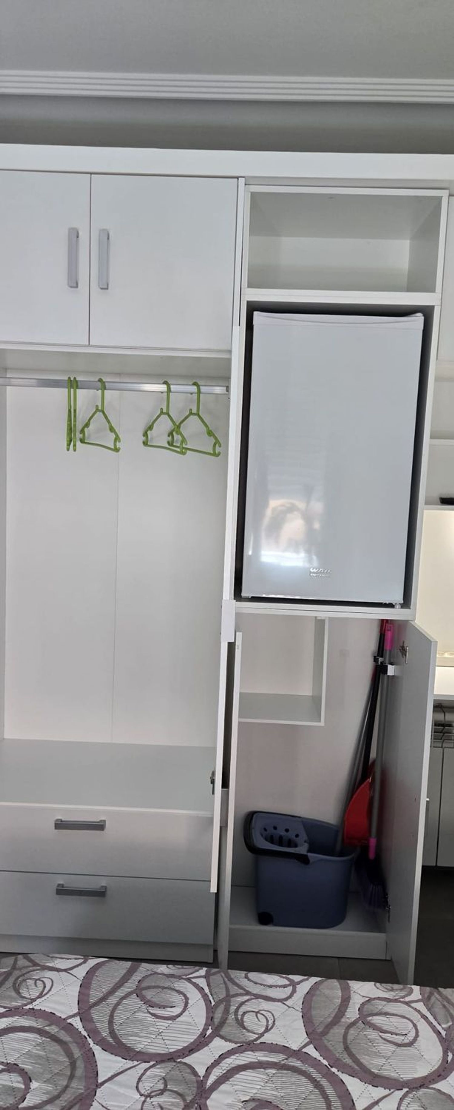 Estudio en calle de Leganitos, 20 - Foto 2