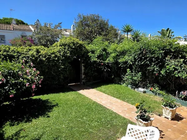Chalet adosado en Calle Mar Timor, 40, Las Redes - Foto 1