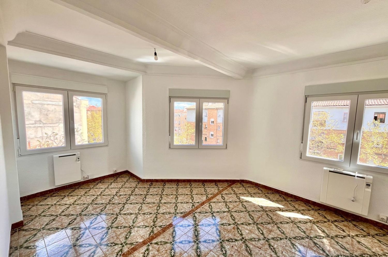 Piso en calle del Castillo de Loarre, 62 - Foto 1