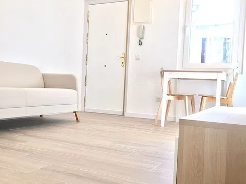 Piso en calle Fuente del Saz, 4