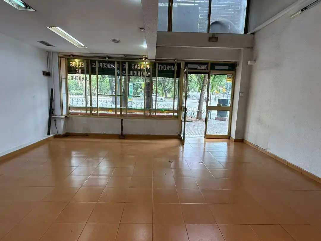 Local comercial en  Avenida de la Aurora 51 - Foto 3