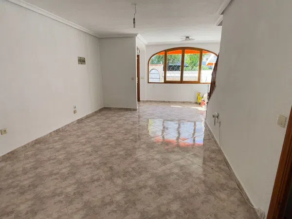 Chalet adosado en calle del Salabre, 11 - Foto 2