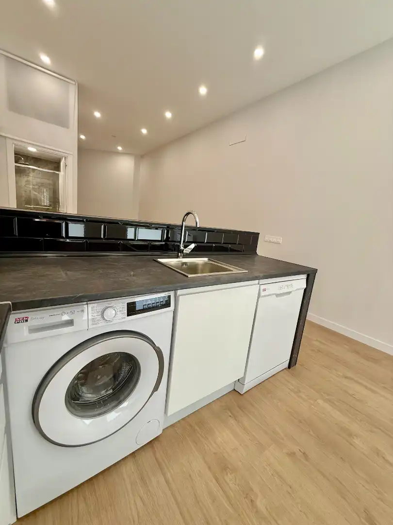 Estudio en  Calle de Martínez de la Riva 76 - Foto 8