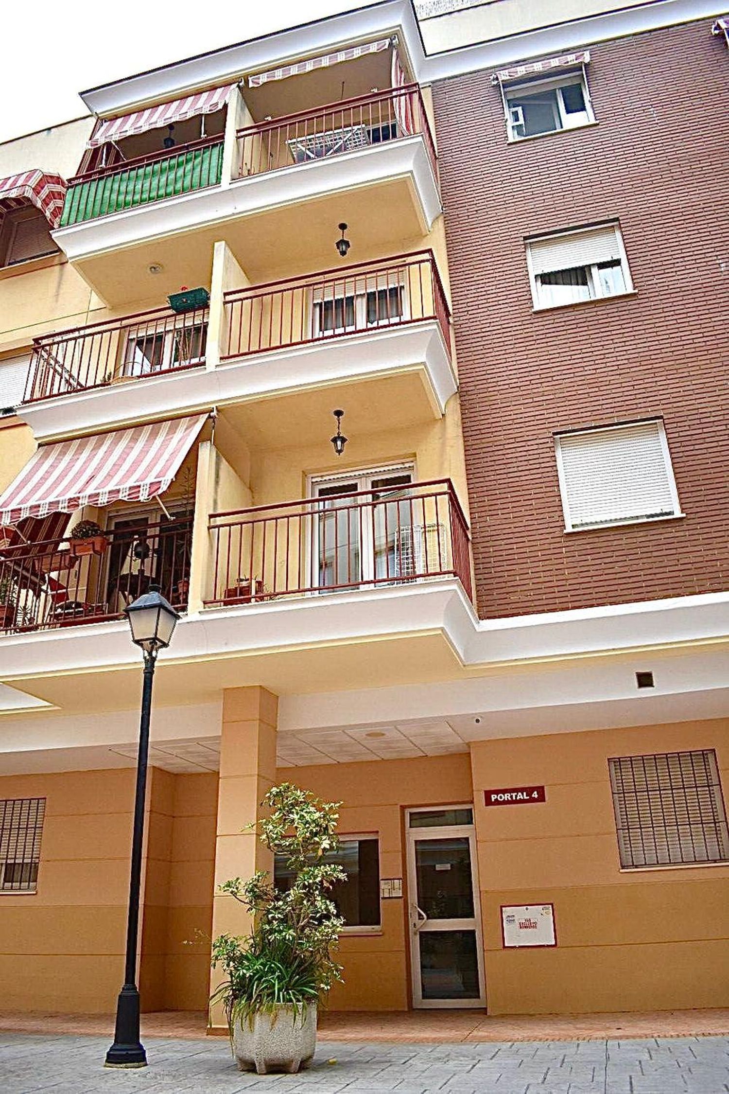 Piso en calle Héroe de Sostoa, 188 - Foto 2