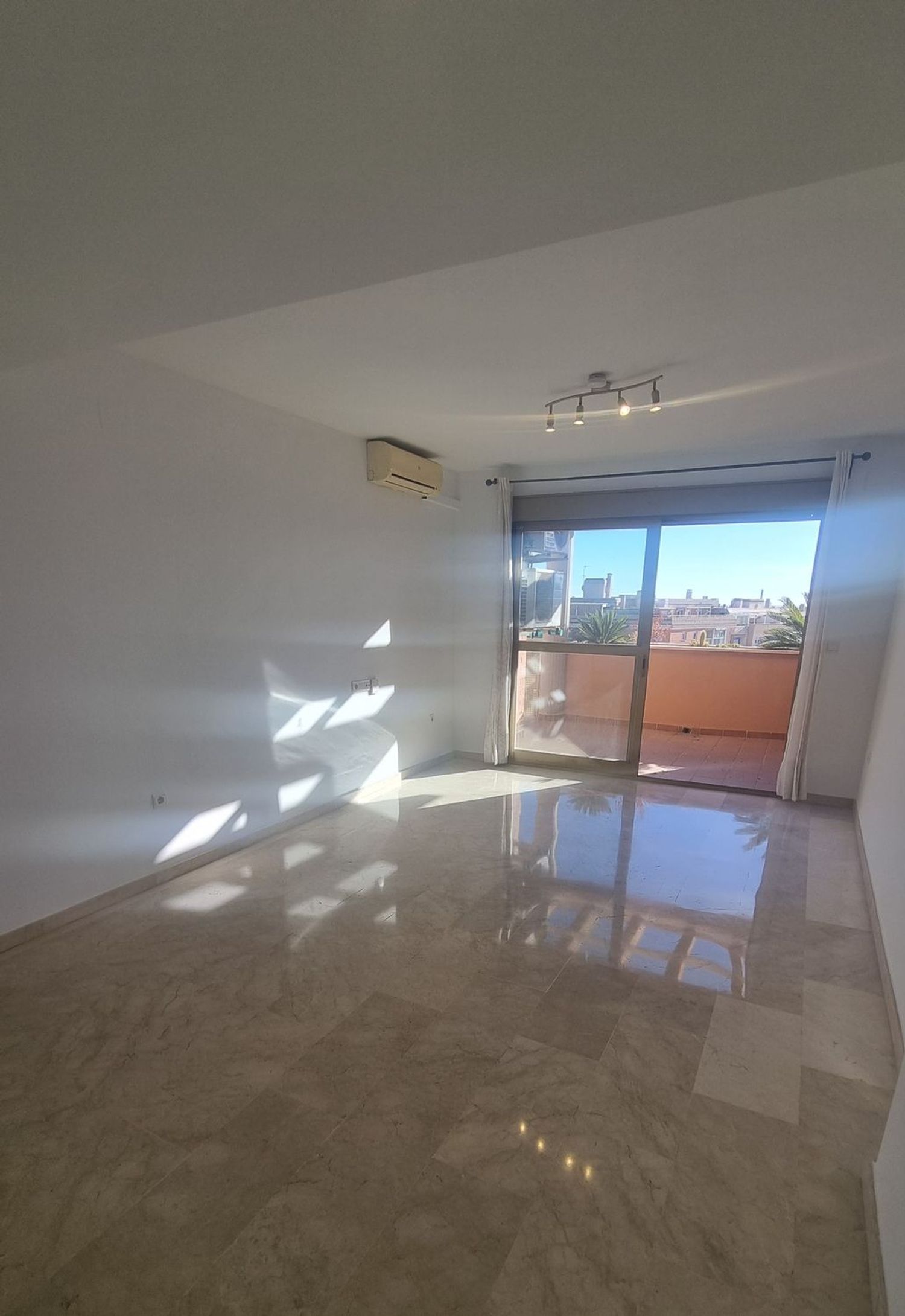 Piso en calle Navarro Ledesma, 156 - Foto 3