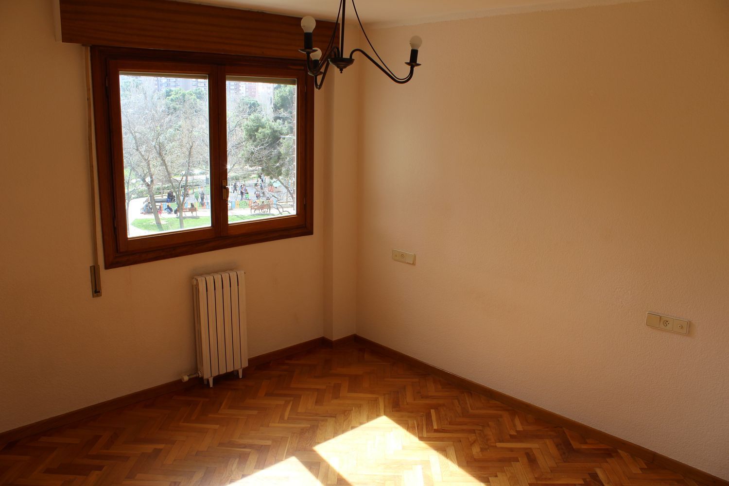 Piso en avenida de Cesáreo Alierta, 34 - Foto 4