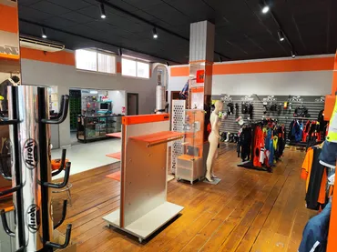 Local comercial en  Avenida Arias de Velasco 28 - Foto 5