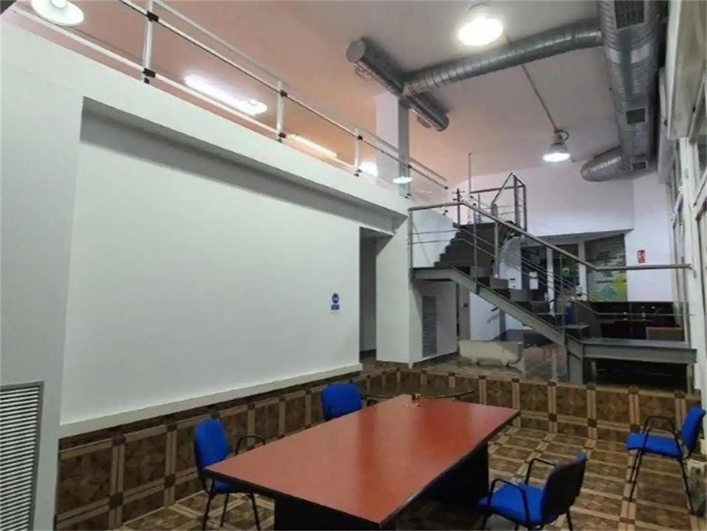 Local comercial en  Carrer d'Antoni Rubió i Lluch - Foto 4