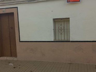 Casa adosada en  Calle Hermanos Machado 52 - Foto 2