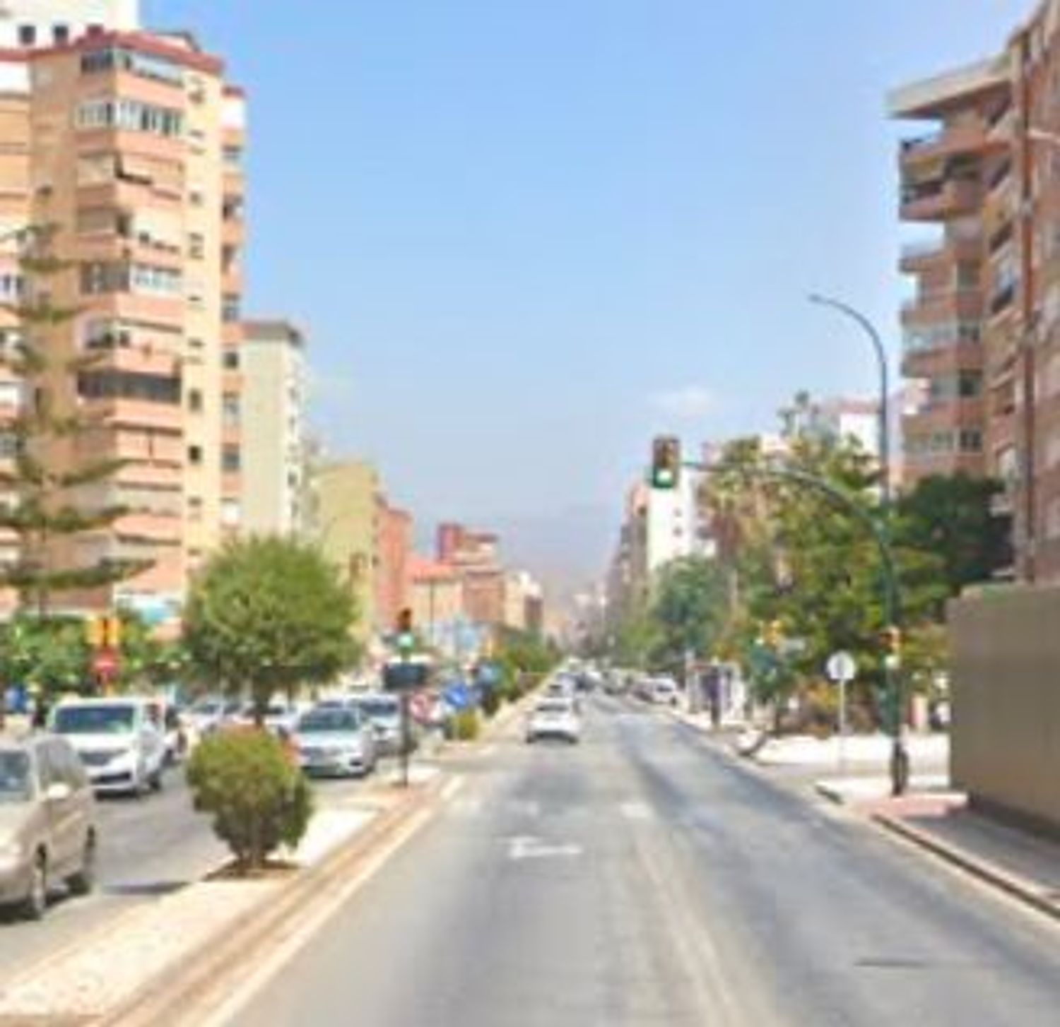 Piso en Calle Francisco Padilla, Los Guindos - Parque Mediterráneo - Santa Paula - Foto 2
